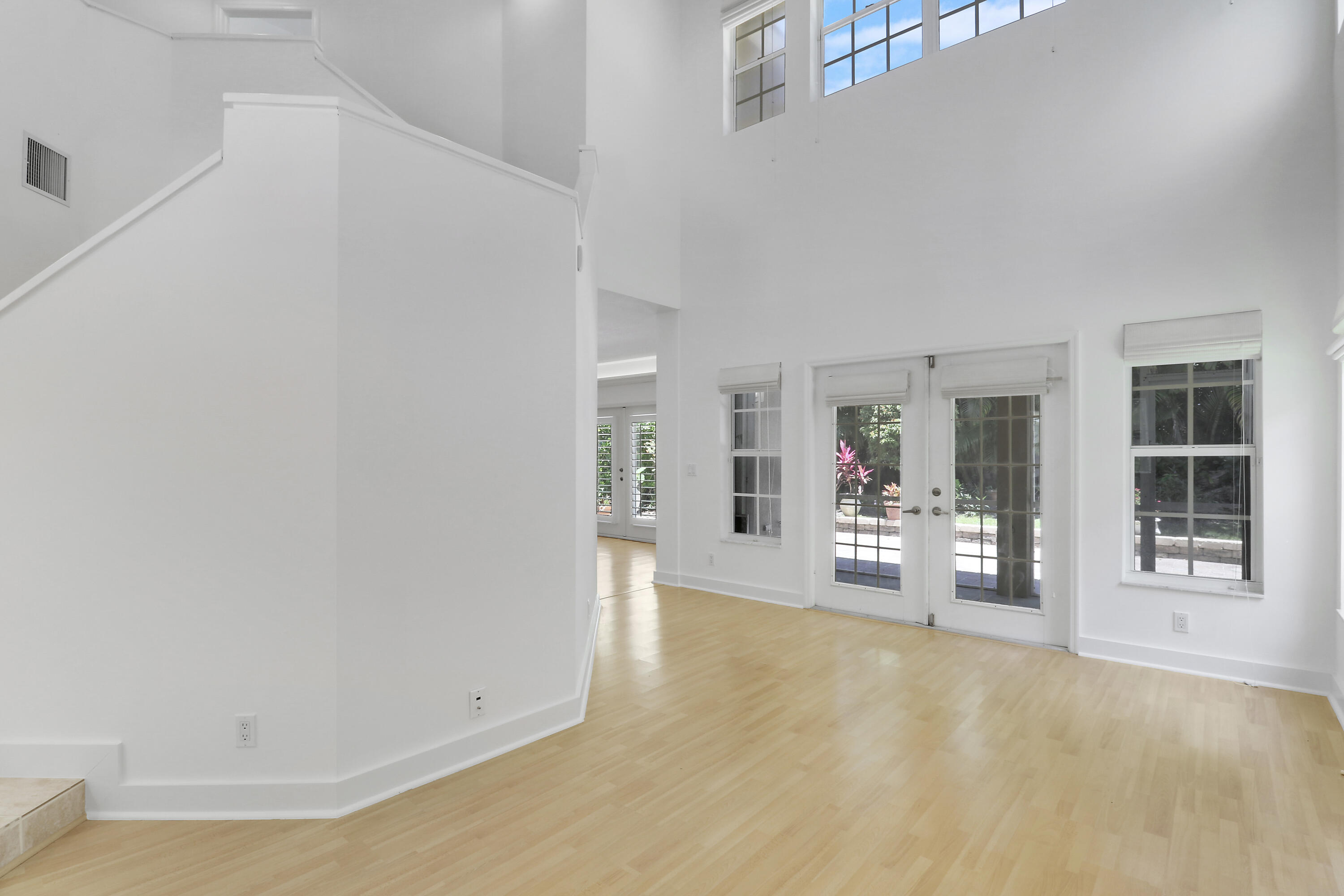 OAK HARBOUR 3 - Residential