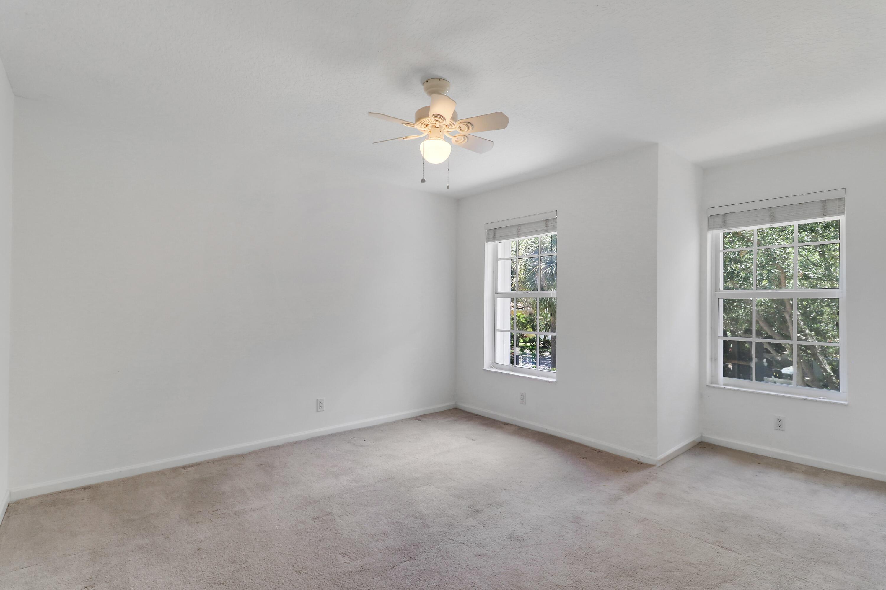 OAK HARBOUR 3 - Residential