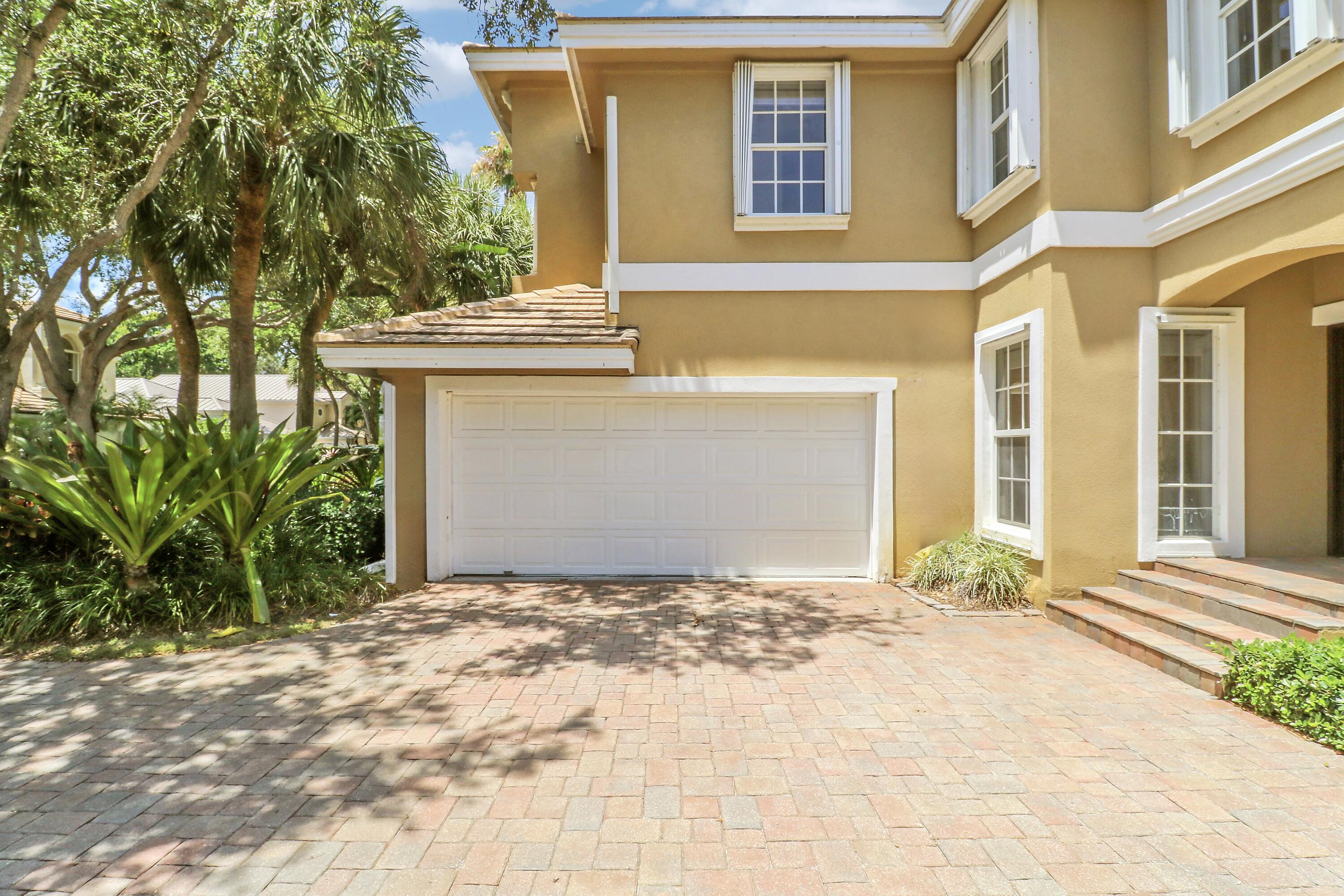 OAK HARBOUR 3 - Residential