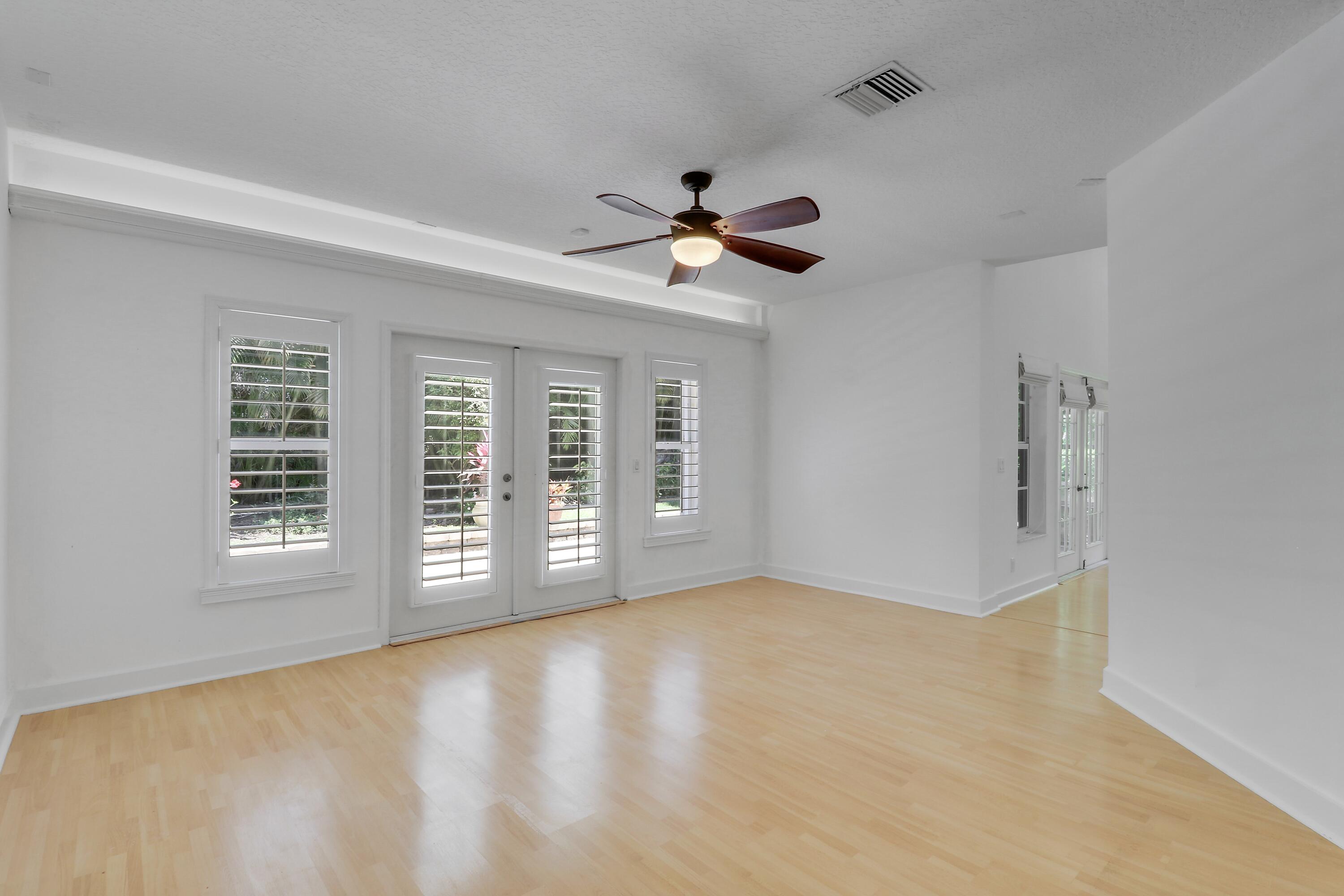 OAK HARBOUR 3 - Residential
