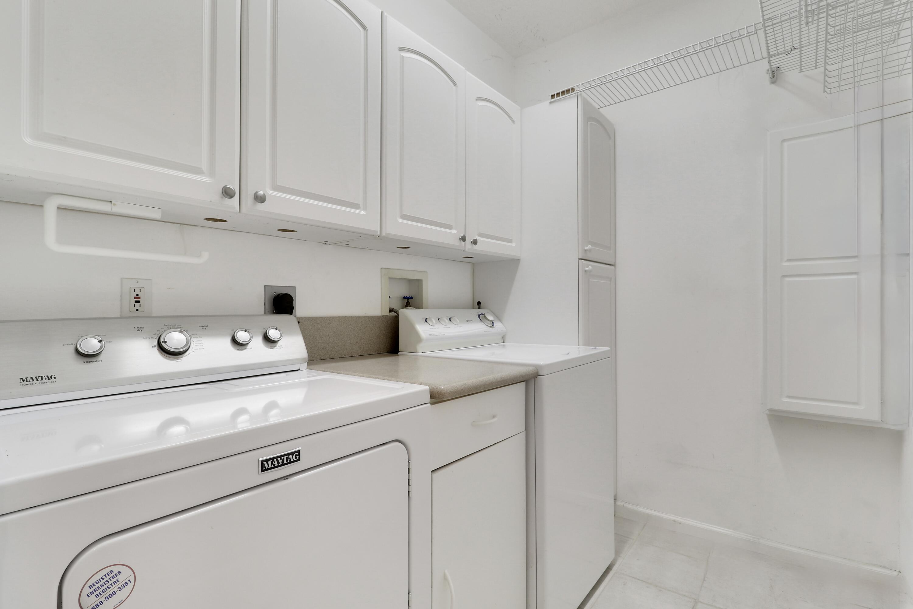 OAK HARBOUR 3 - Residential