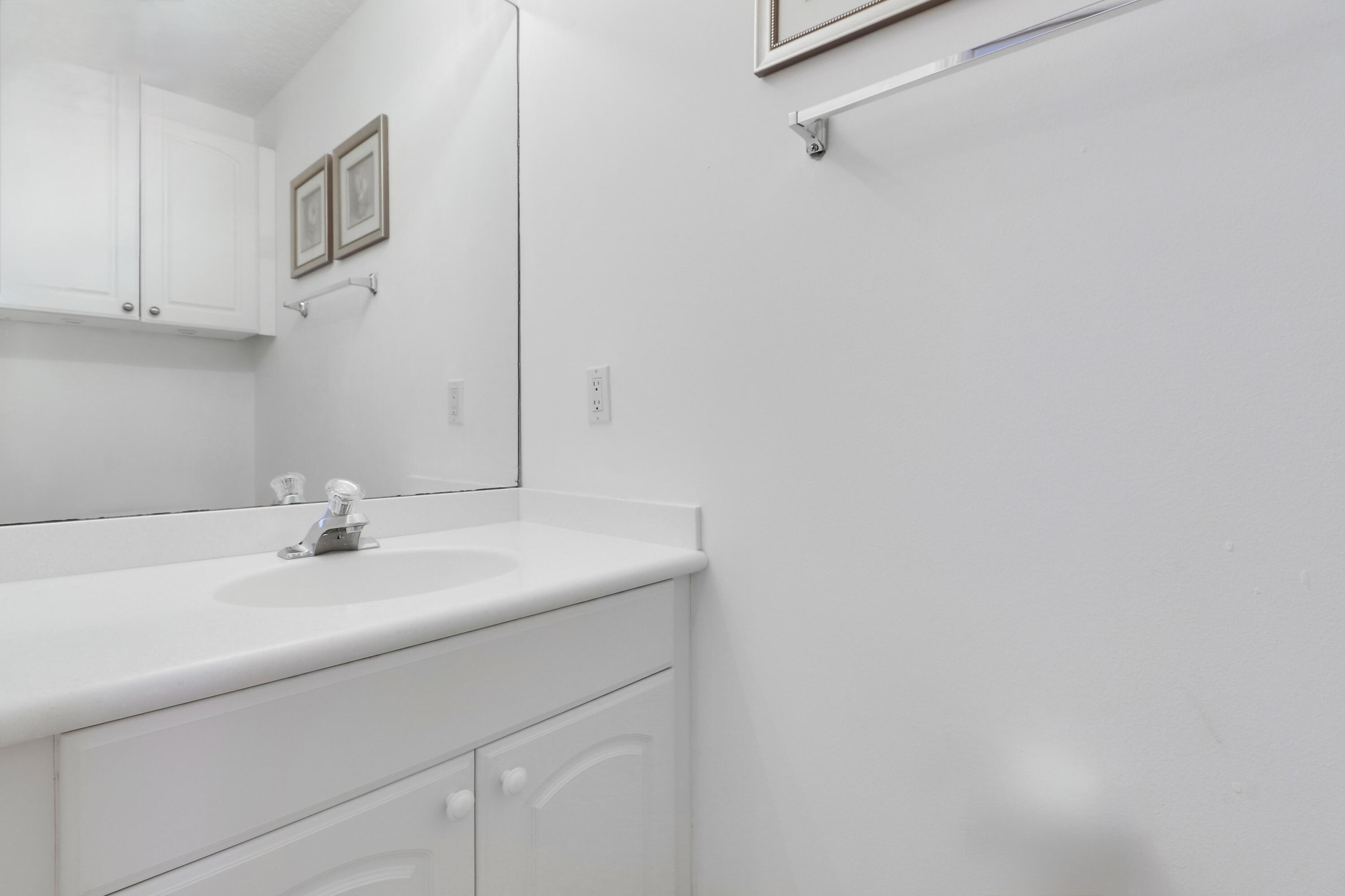 OAK HARBOUR 3 - Residential