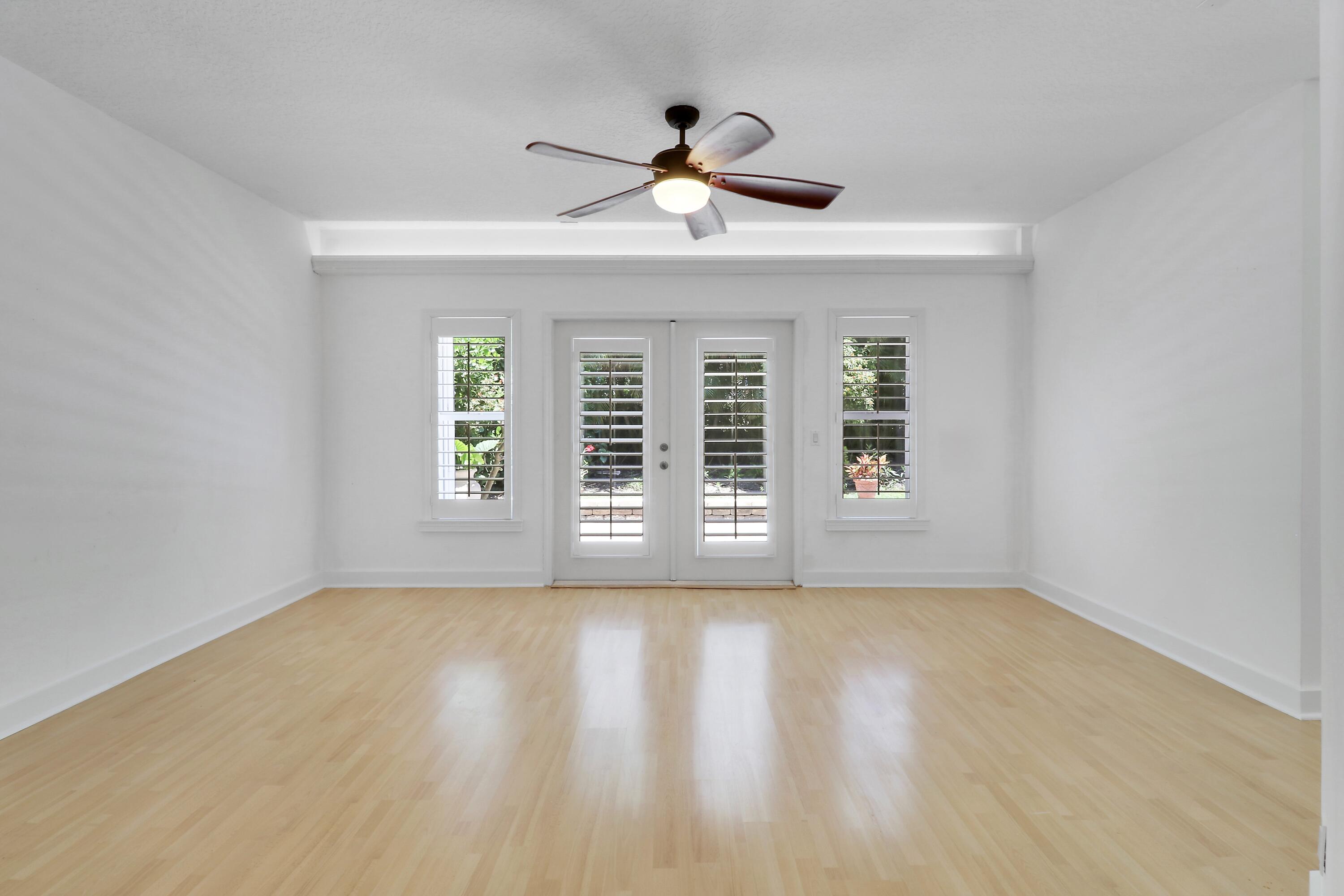 OAK HARBOUR 3 - Residential