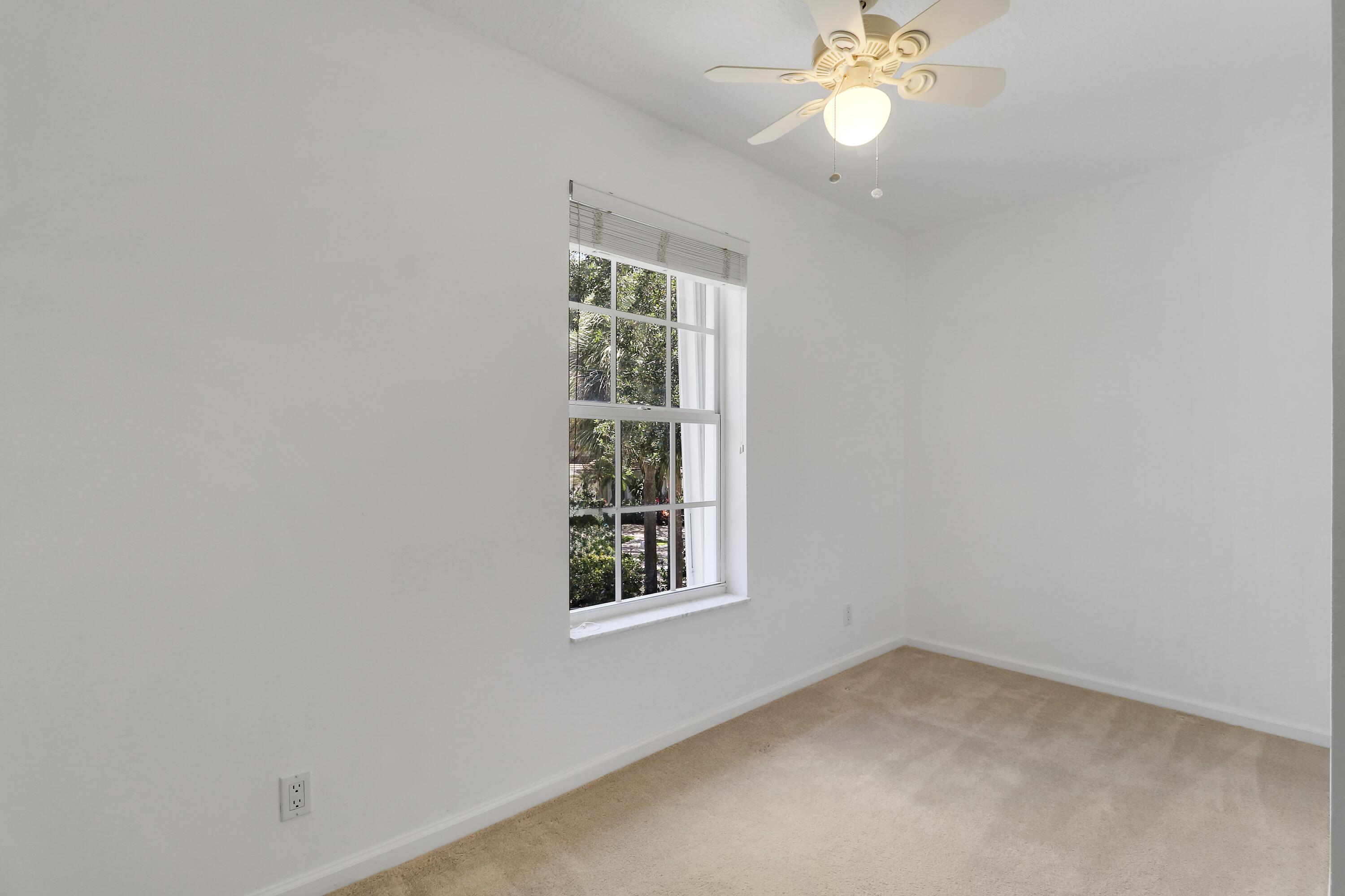 OAK HARBOUR 3 - Residential