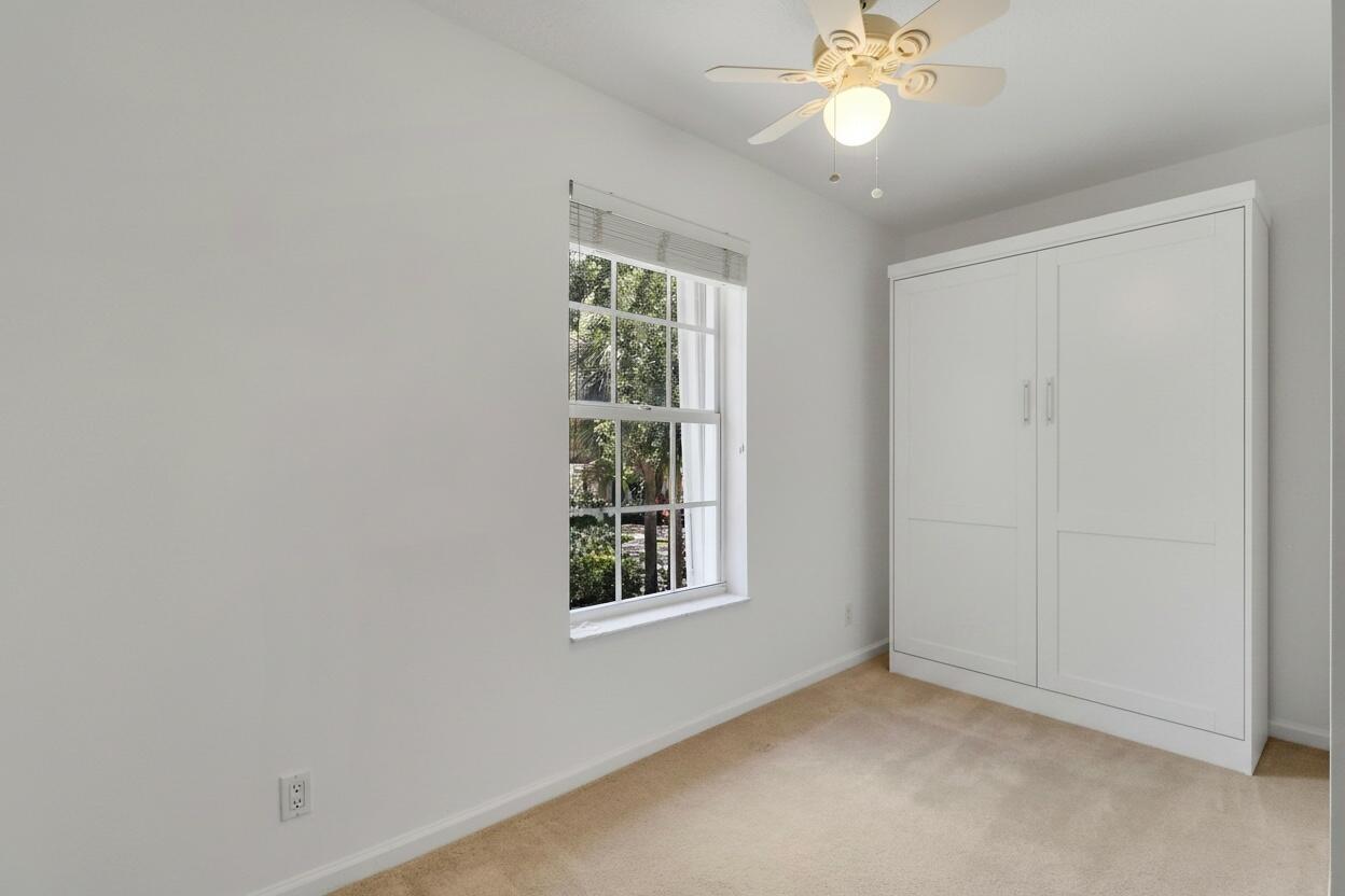 OAK HARBOUR 3 - Residential