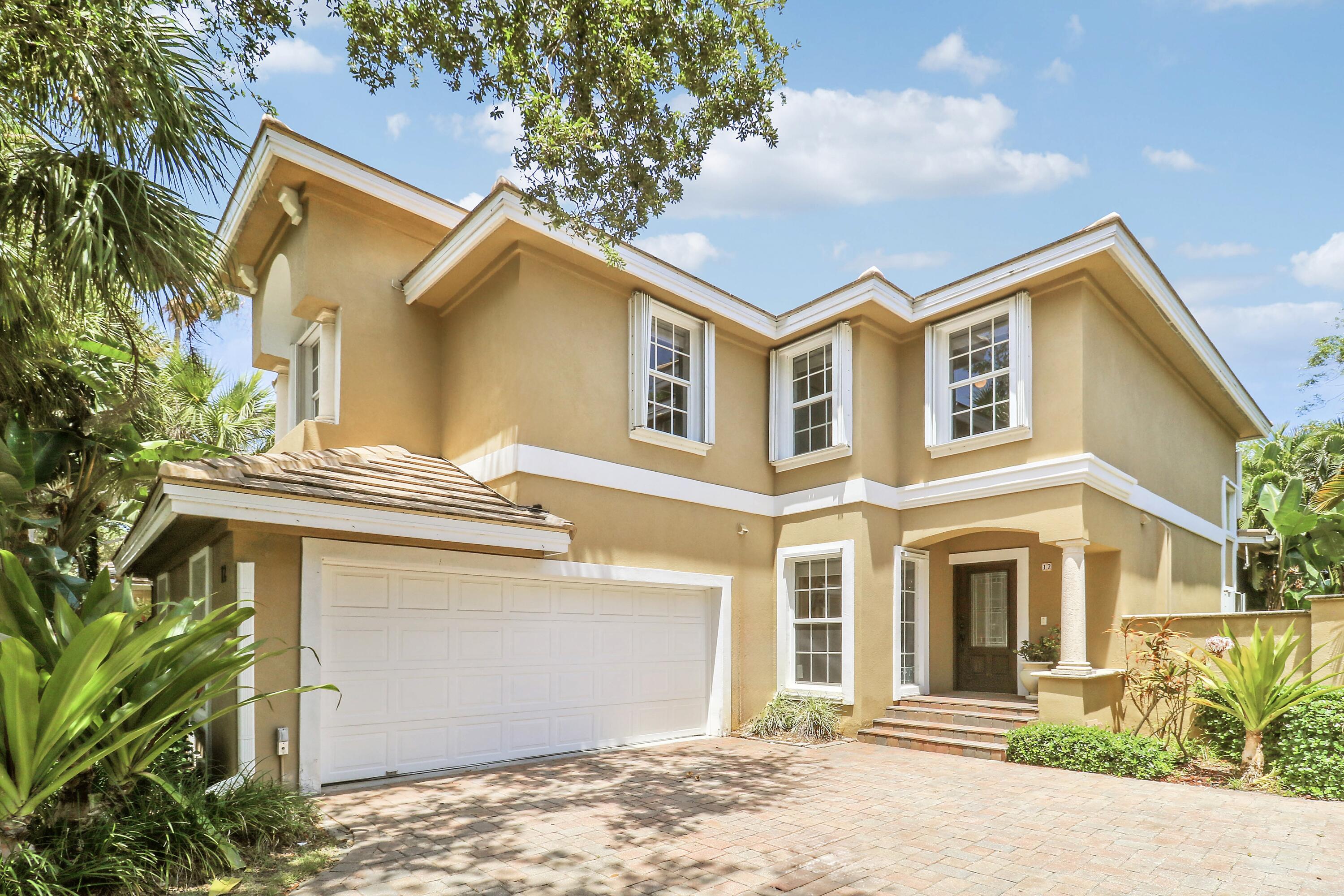 12 Grand Bay Circle