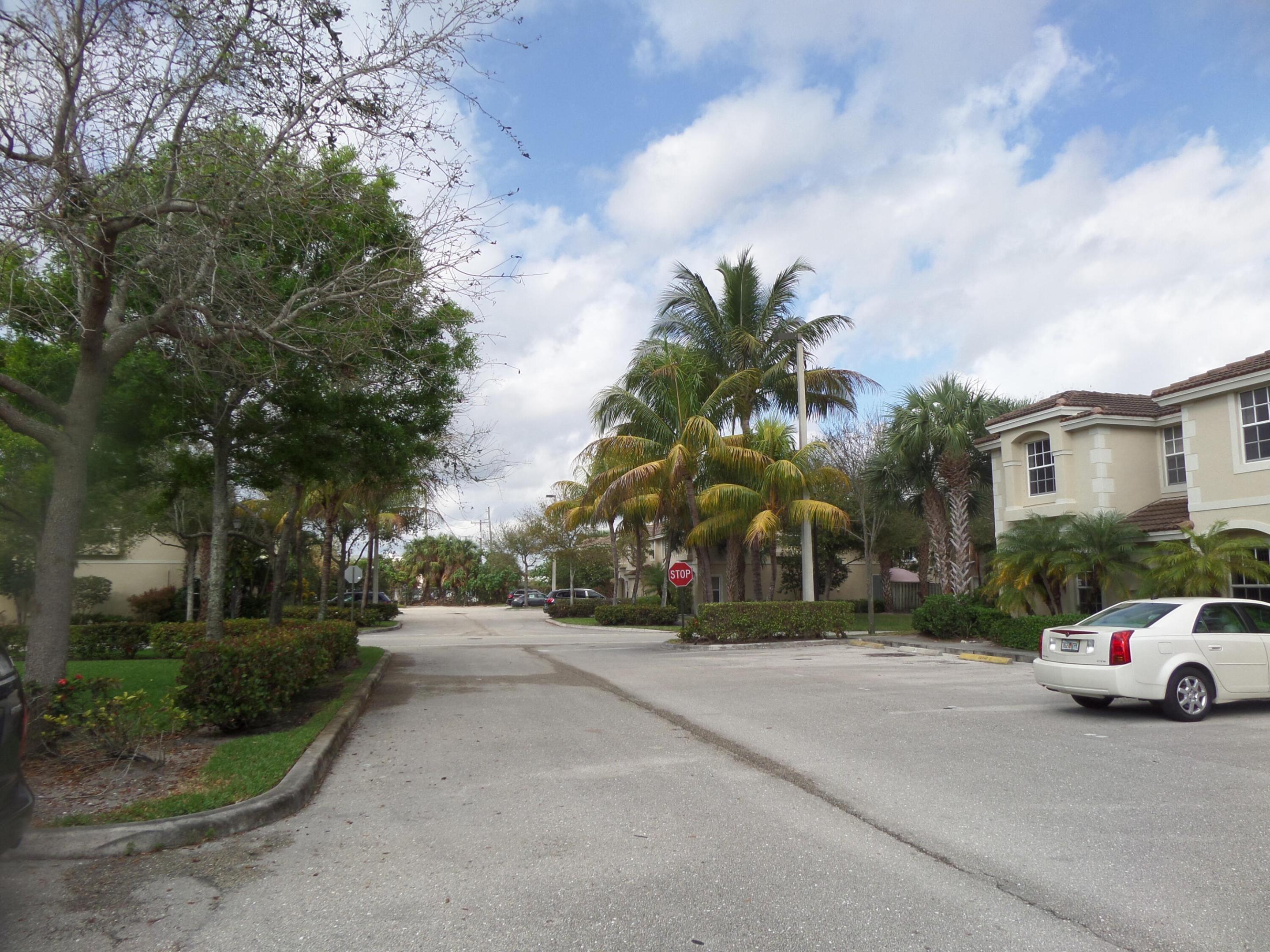 SUMMIT LAKE - Residential