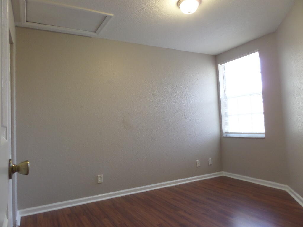 SUMMIT LAKE - Residential