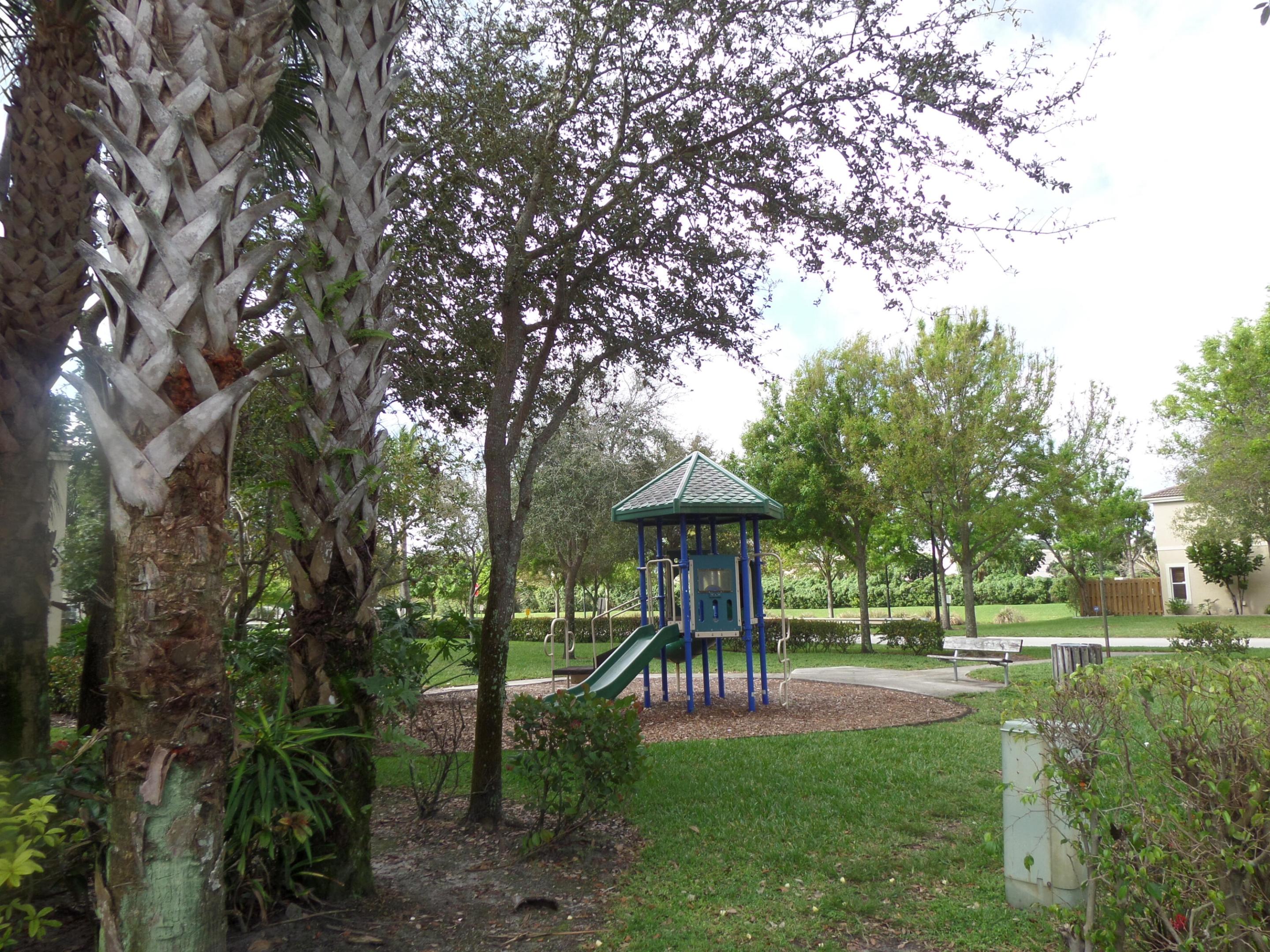 SUMMIT LAKE - Residential
