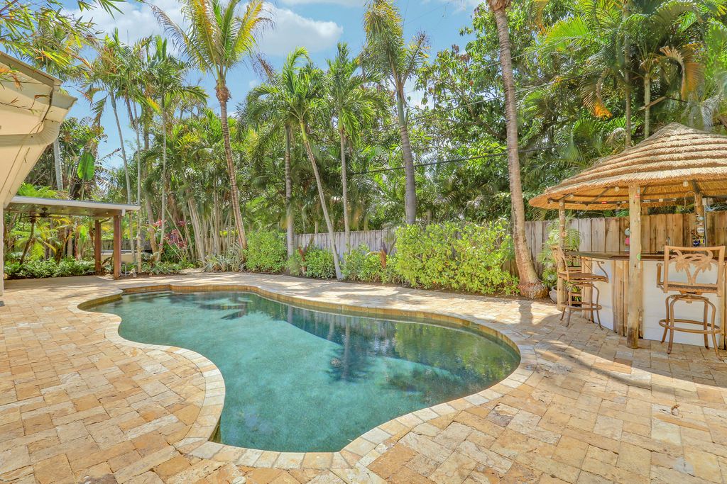 Photo of 19931 Jasmine Drive, Jupiter, FL 33469 (MLS # B26027300)