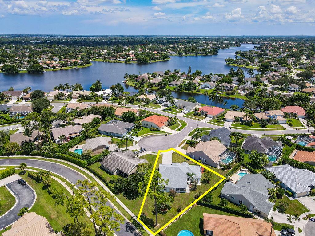 EMERALD FOREST OF WELLINGTON - Residential