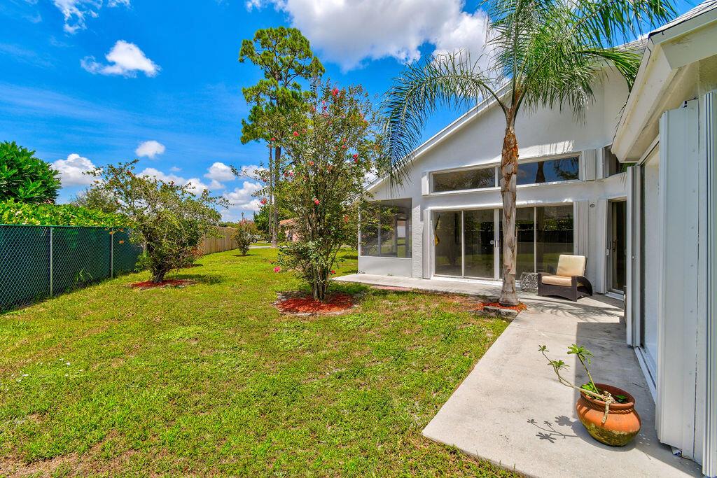 EMERALD FOREST OF WELLINGTON - Residential