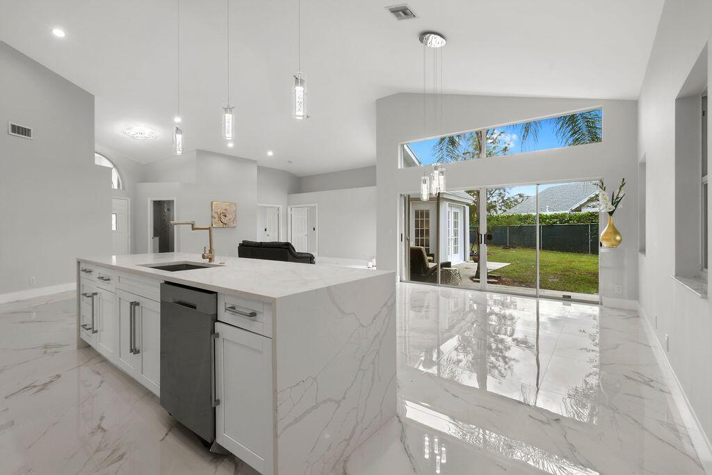 EMERALD FOREST OF WELLINGTON - Residential