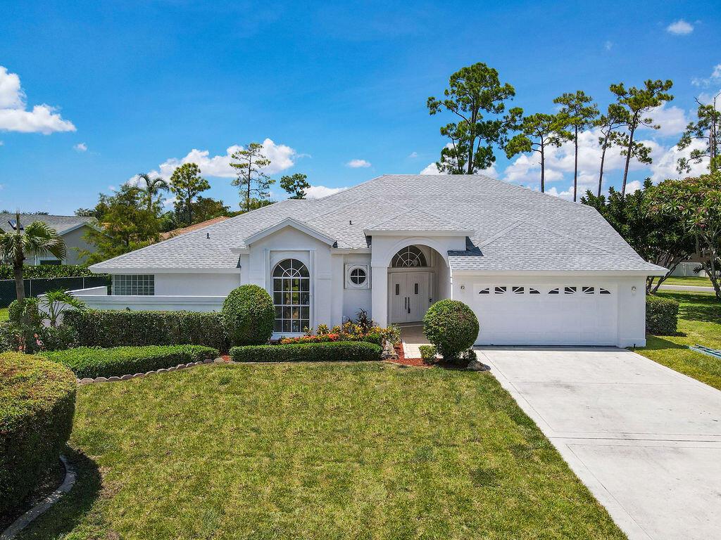 EMERALD FOREST OF WELLINGTON - Residential