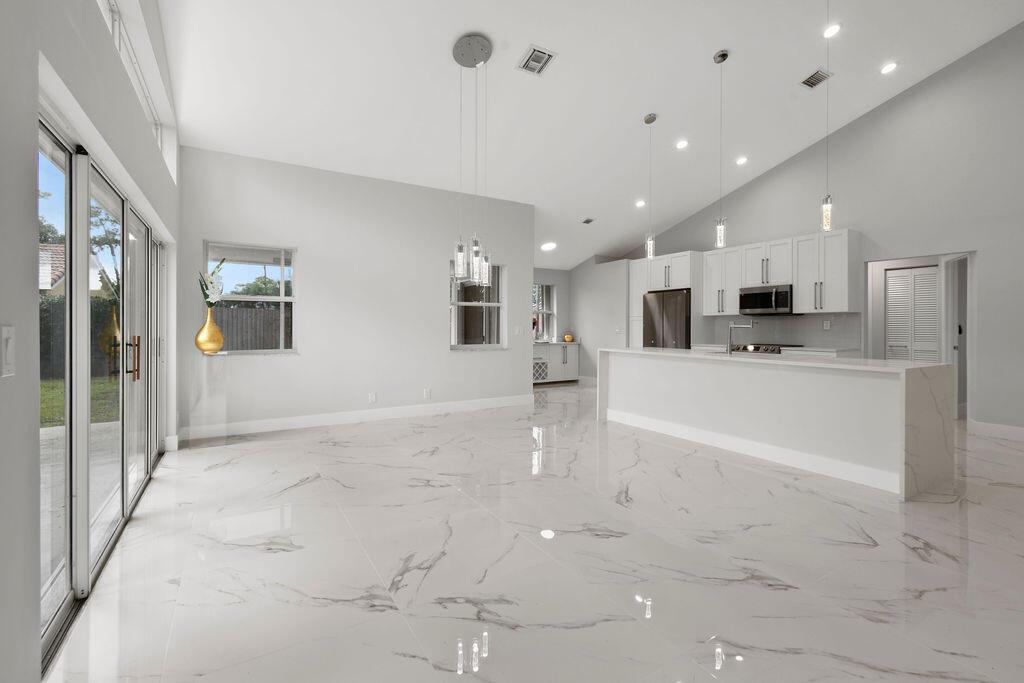 EMERALD FOREST OF WELLINGTON - Residential