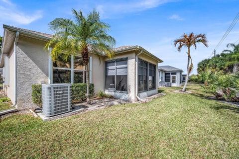 Tiny photo for 533 NW Portofino Lane, Port Saint Lucie, FL 34986 (MLS # B26088661)