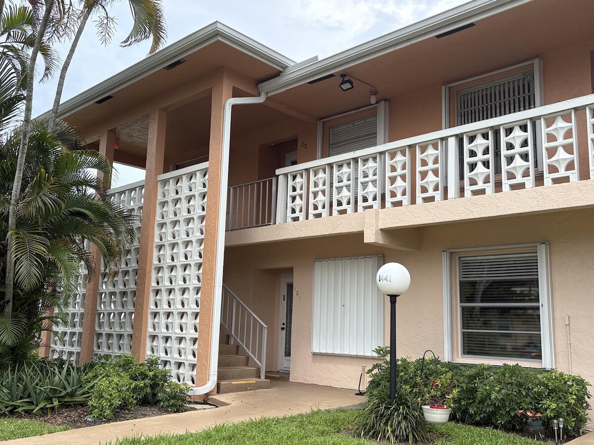 PINES OF DELRAY NORTH CONDO - Residential Lease