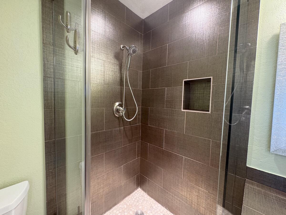 PINES OF DELRAY NORTH CONDO - Residential Lease
