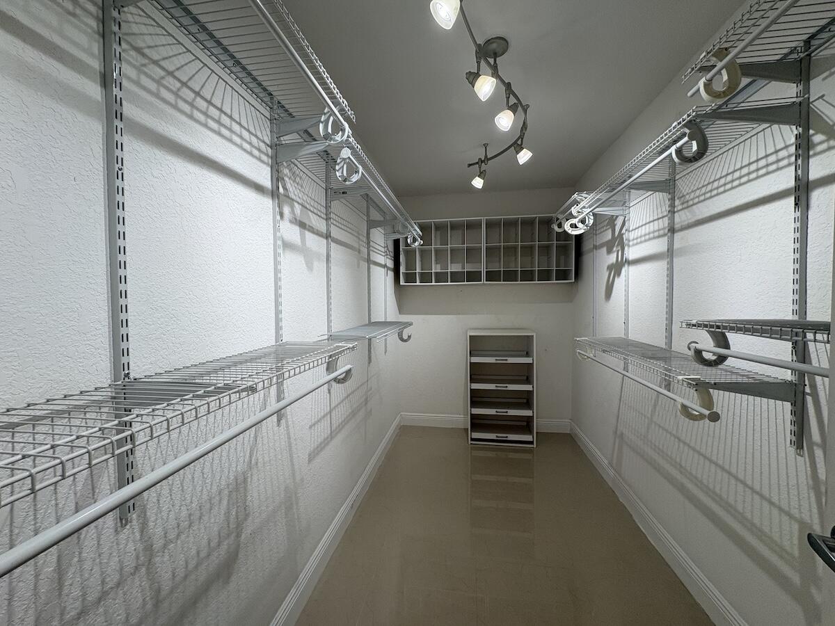 PINES OF DELRAY NORTH CONDO - Residential Lease