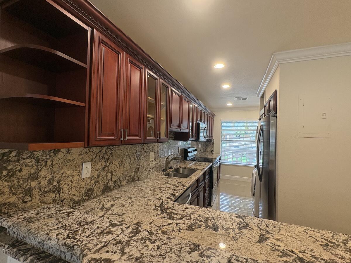 PINES OF DELRAY NORTH CONDO - Residential Lease
