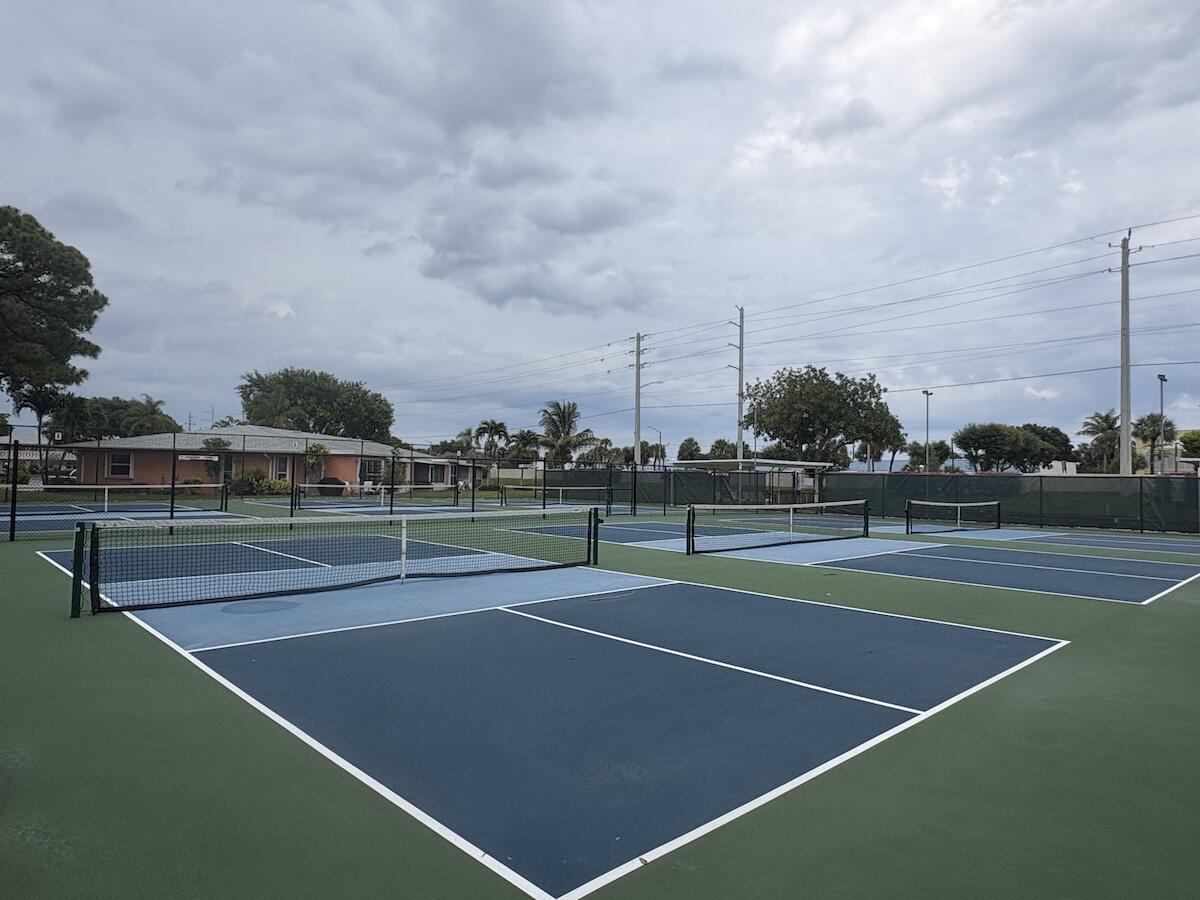 PINES OF DELRAY NORTH CONDO - Residential Lease
