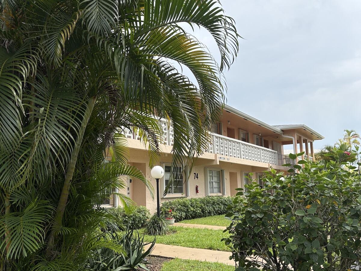 PINES OF DELRAY NORTH CONDO - Residential Lease