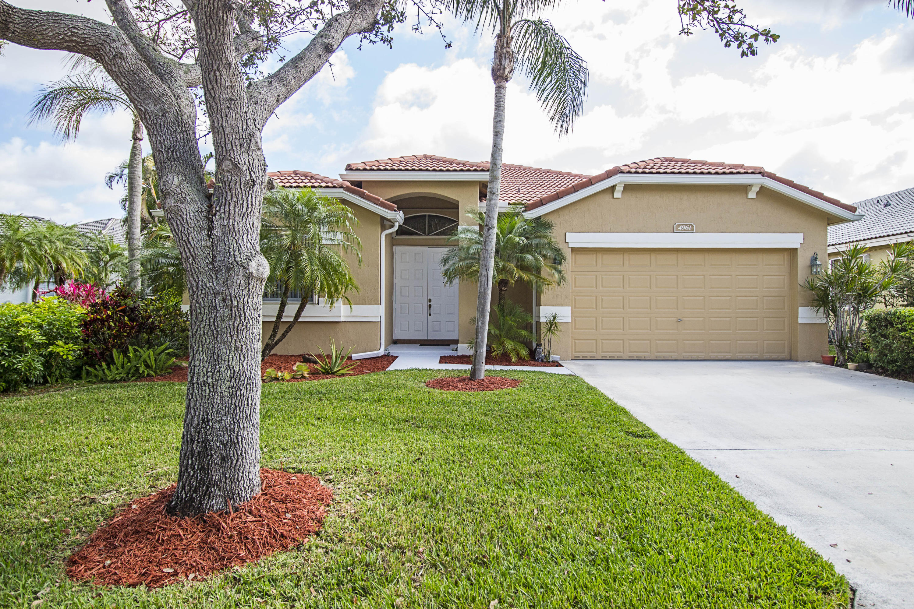 REGENCY LAKE AT COCONUT CREEK - Residential