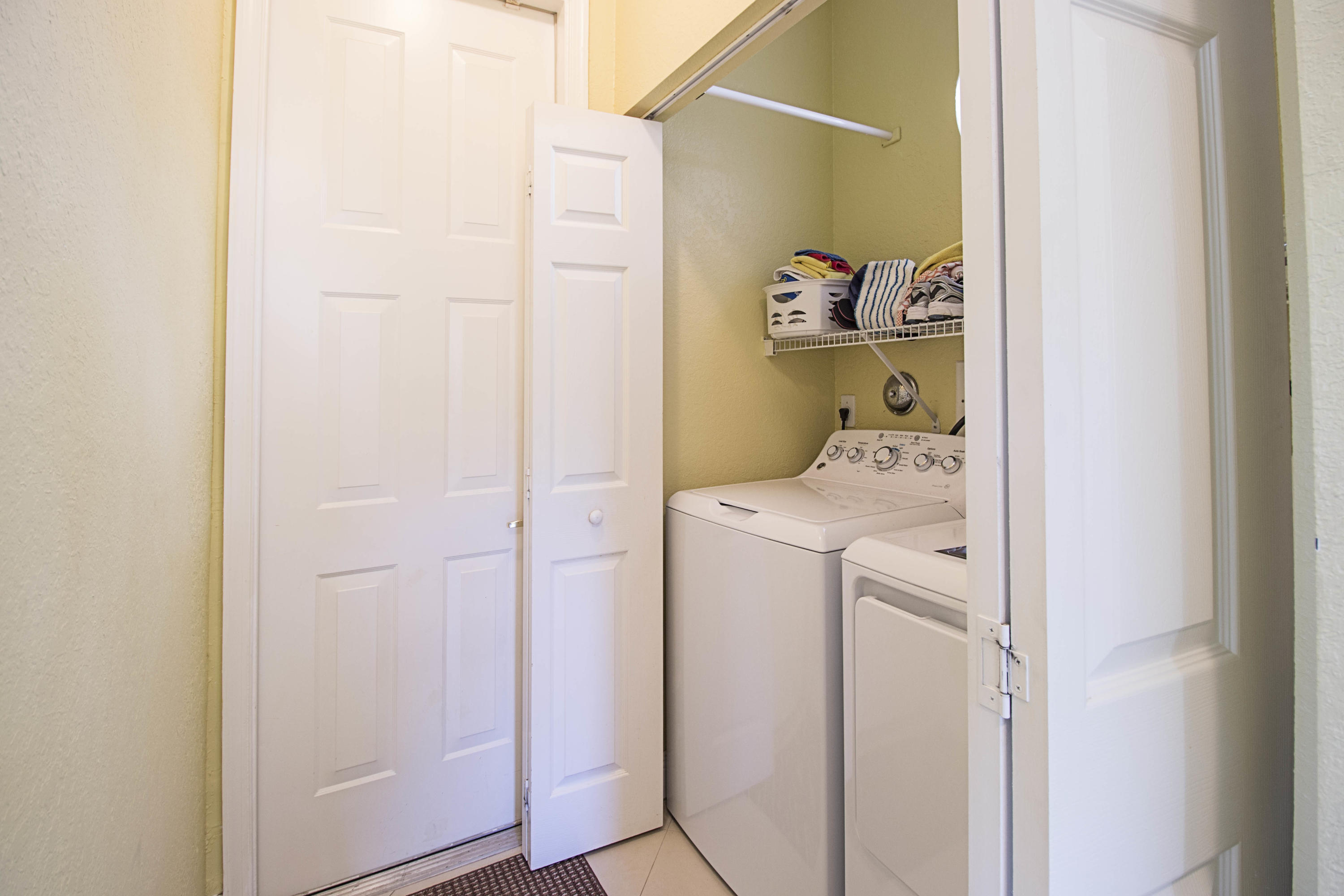 REGENCY LAKE AT COCONUT CREEK - Residential