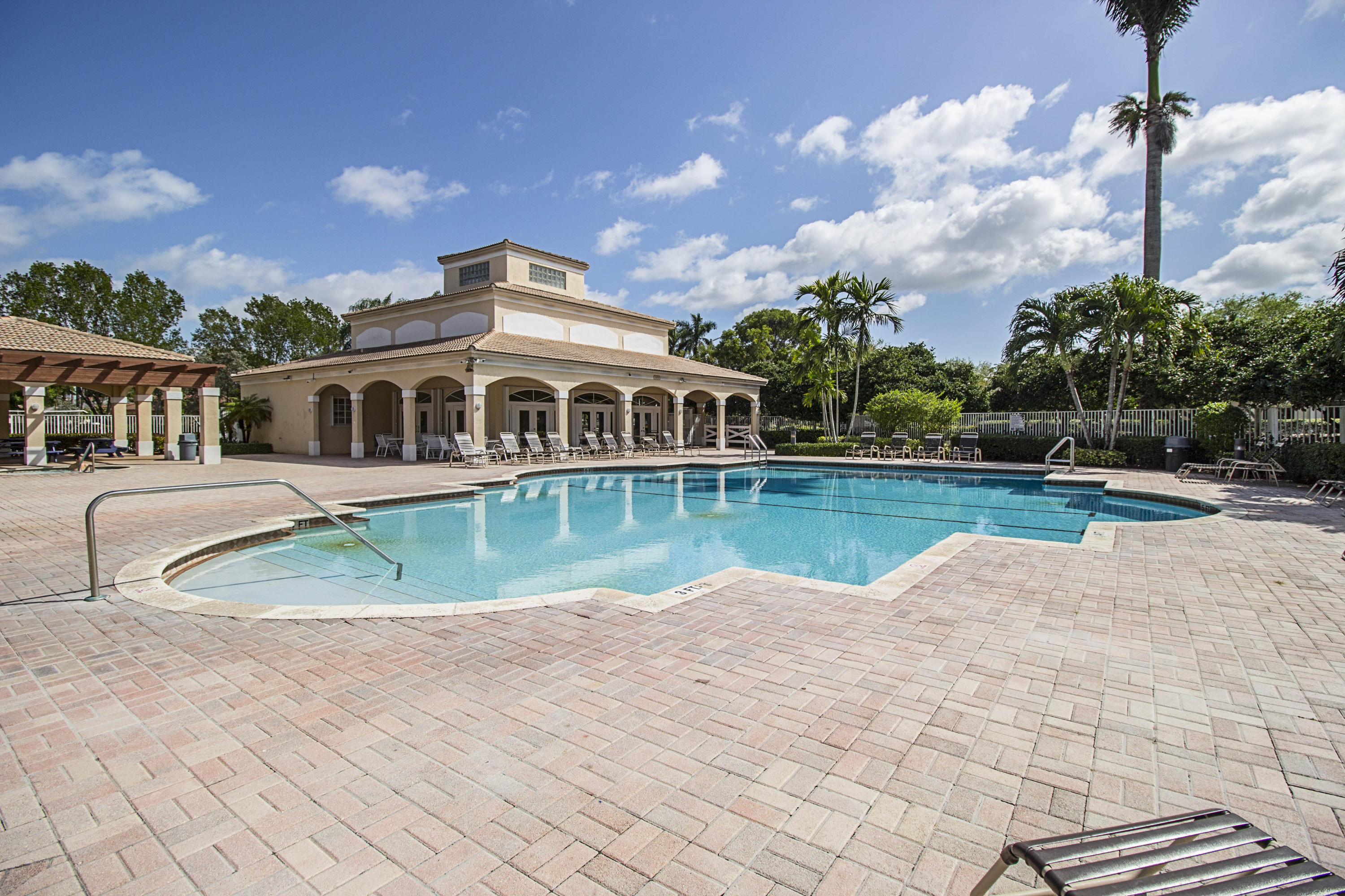 REGENCY LAKE AT COCONUT CREEK - Residential