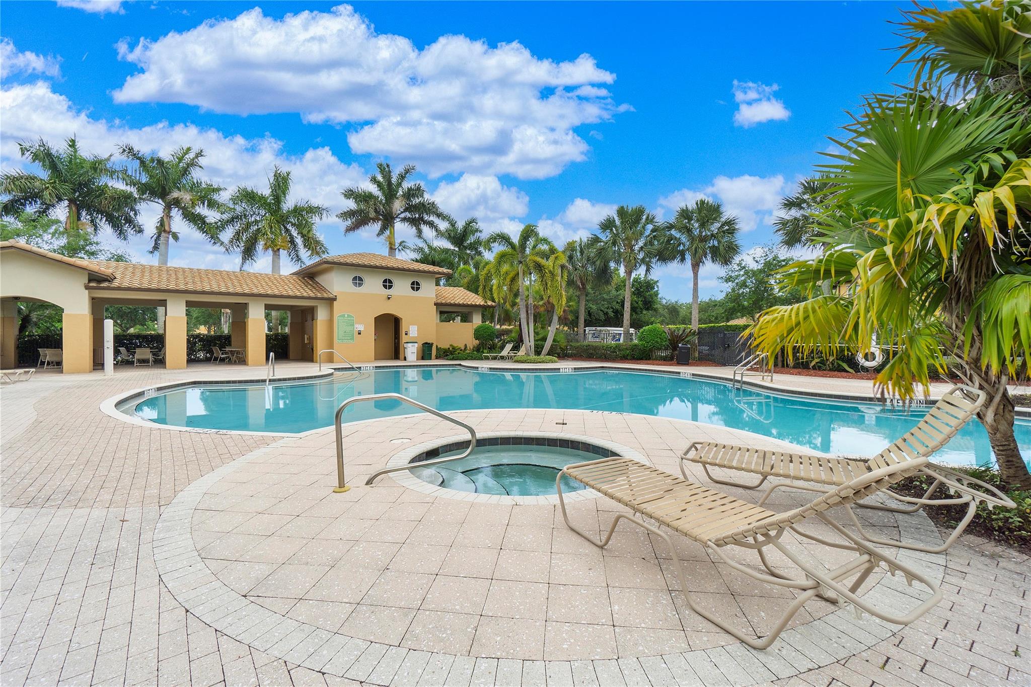 Cypress Pointe Heron Bay - Residential