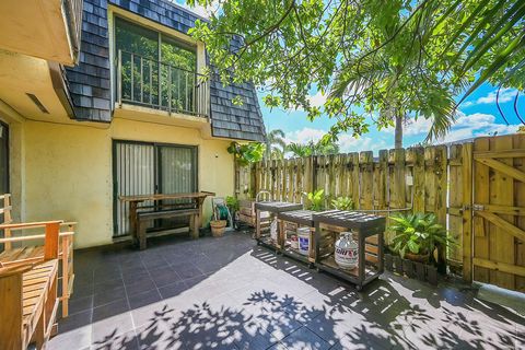 Townhouse in Palm Springs FL 152 Woodland Road Rd 23.jpg