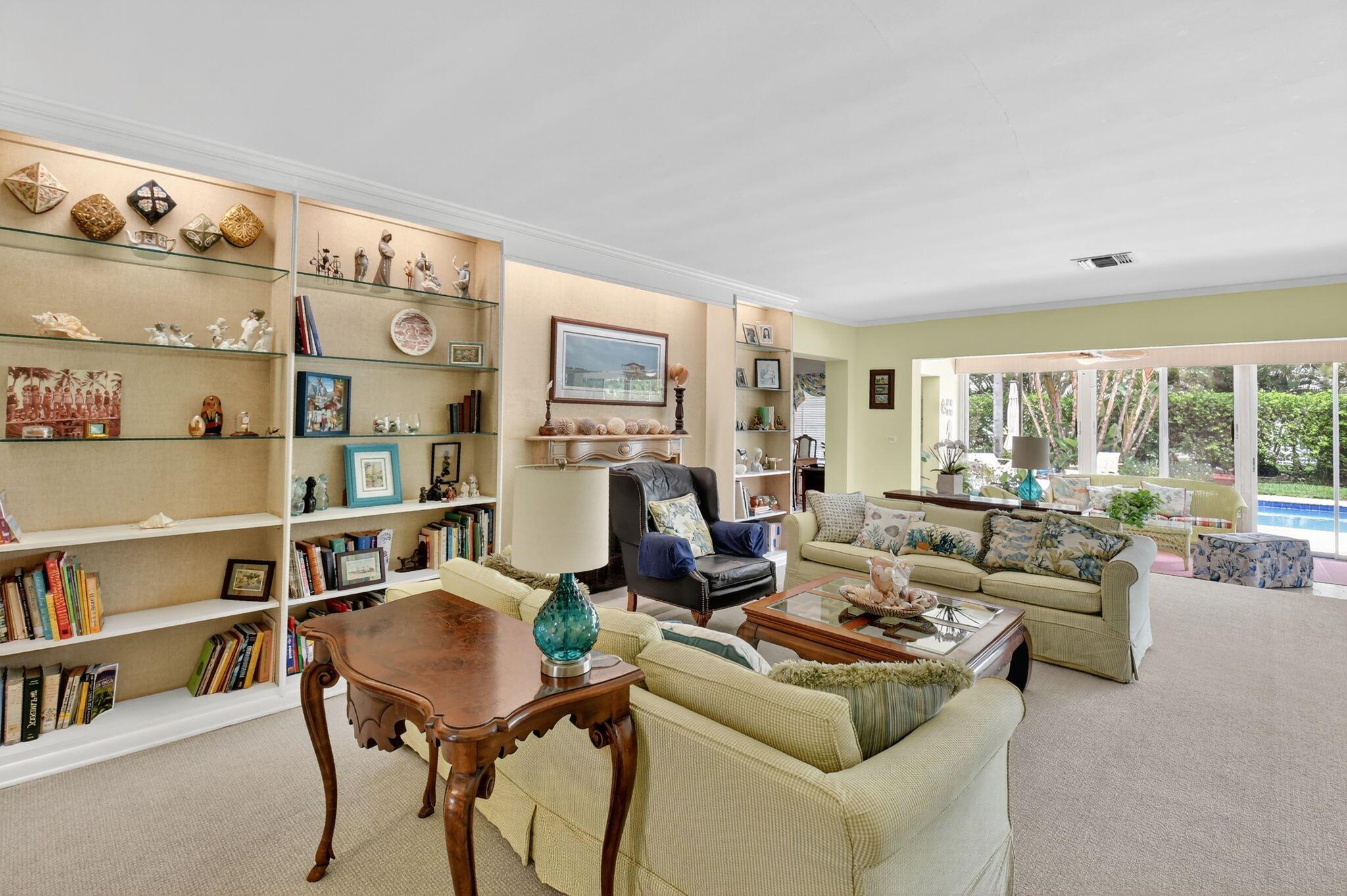 1095 Hibiscus Lane