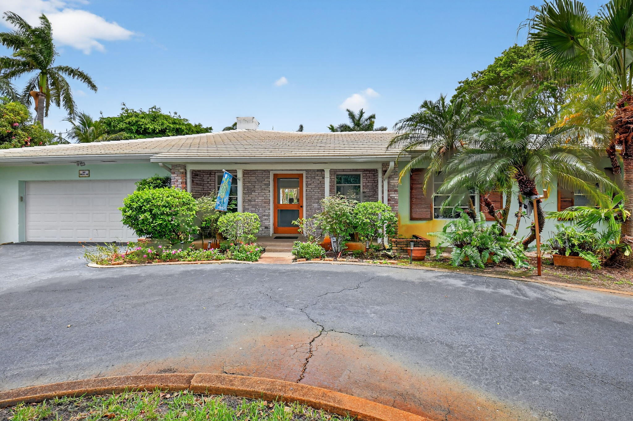 1095 Hibiscus Lane, Delray Beach FL 33444