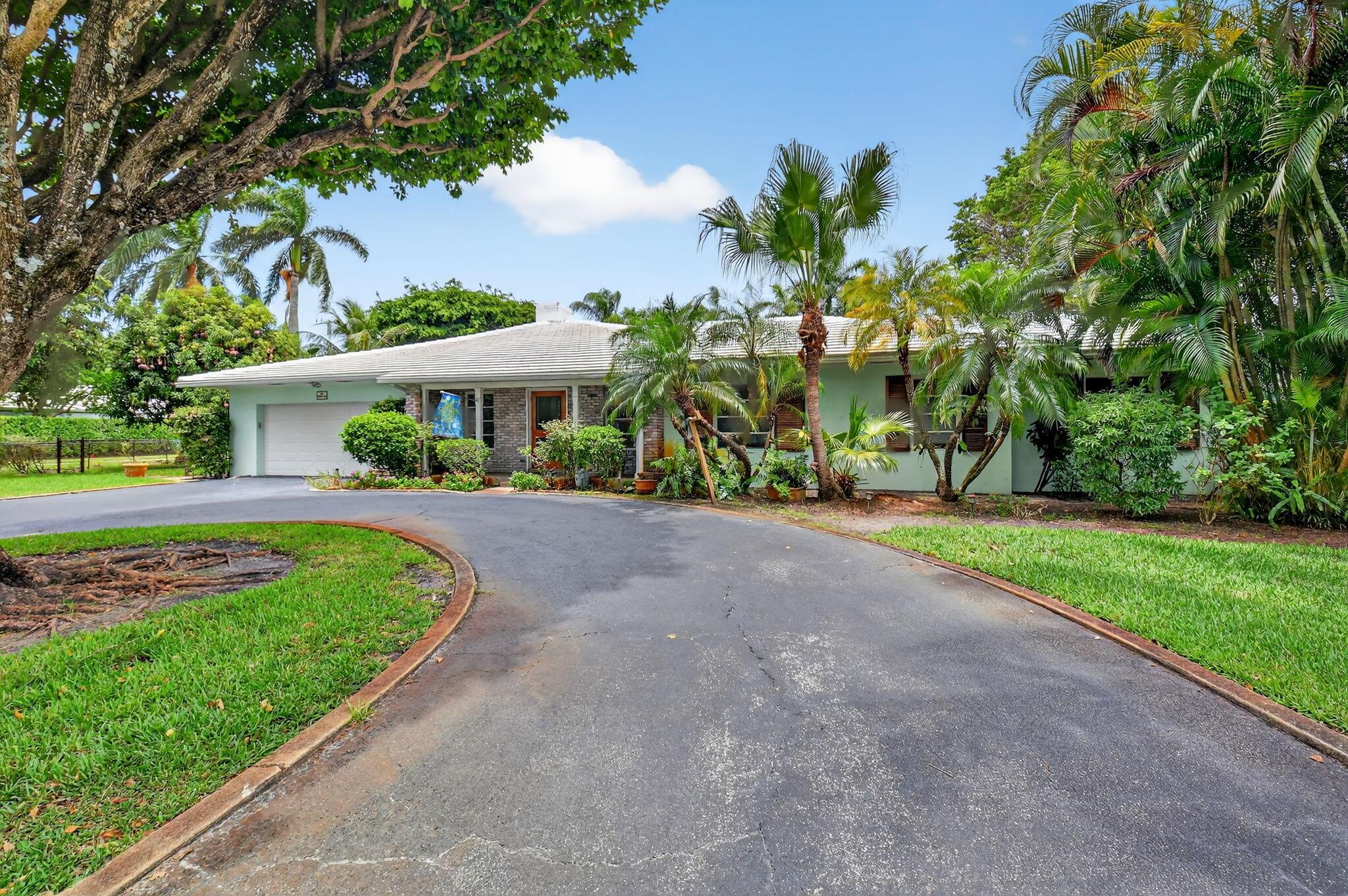 1095 Hibiscus Lane