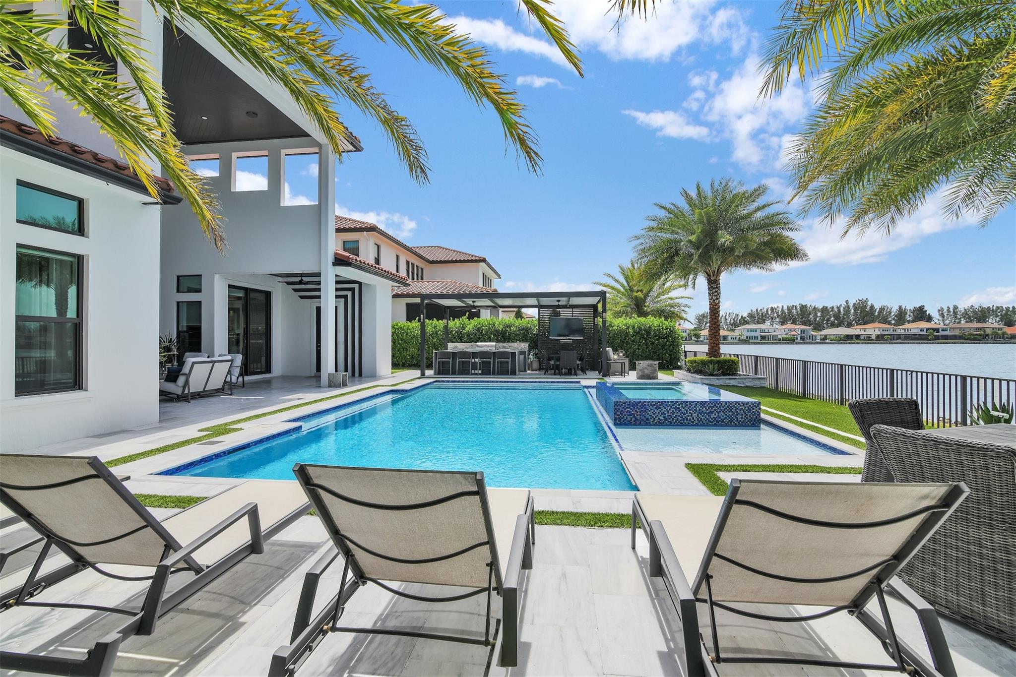 Parkland Bay 183-49 B - Residential