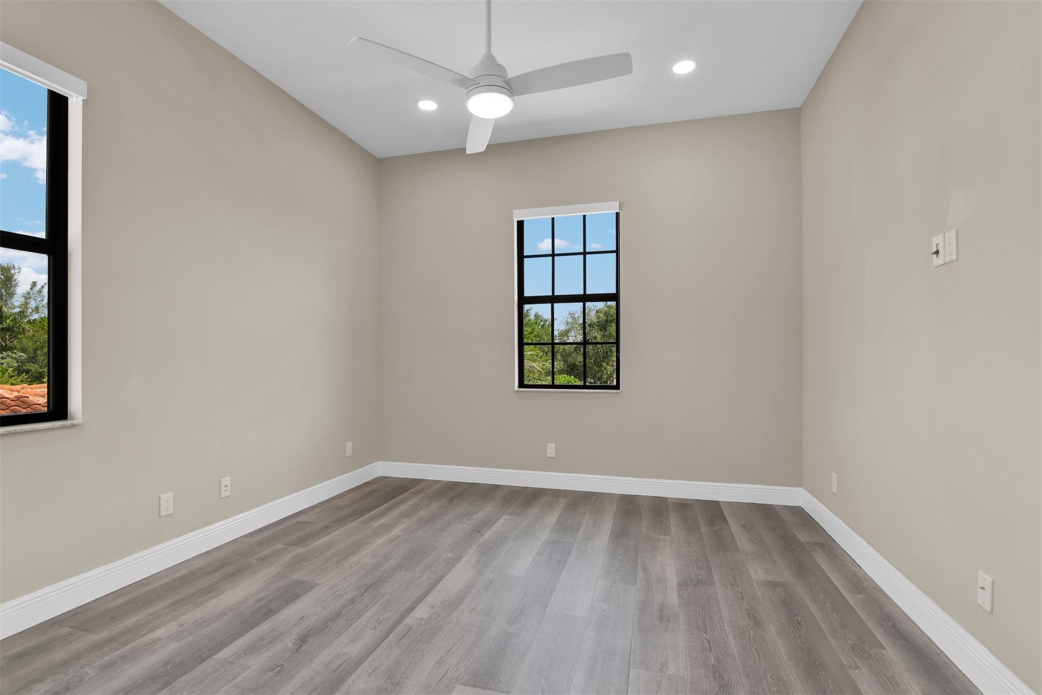 Parkland Bay 183-49 B - Residential