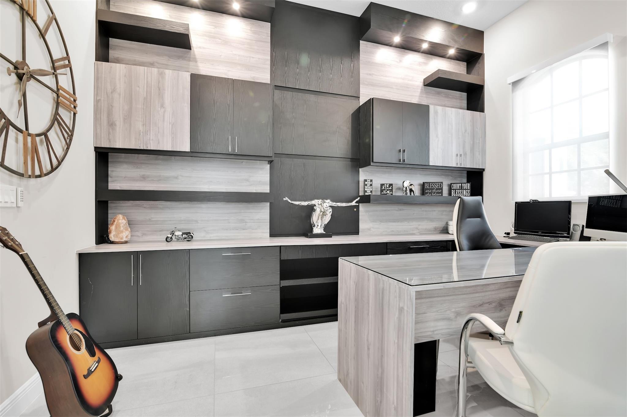 Parkland Bay 183-49 B - Residential