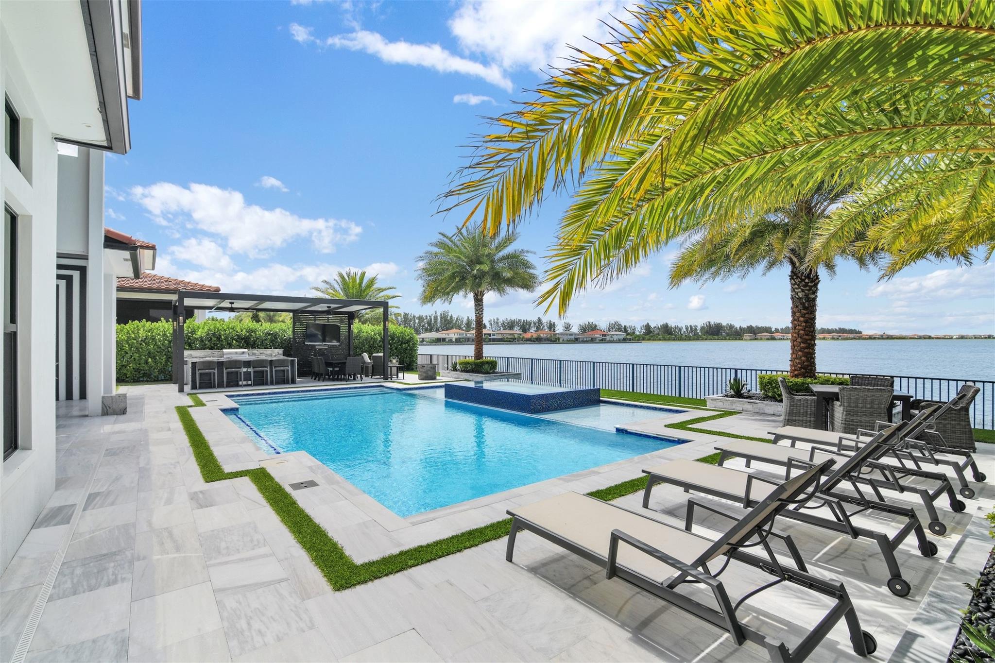 Parkland Bay 183-49 B - Residential