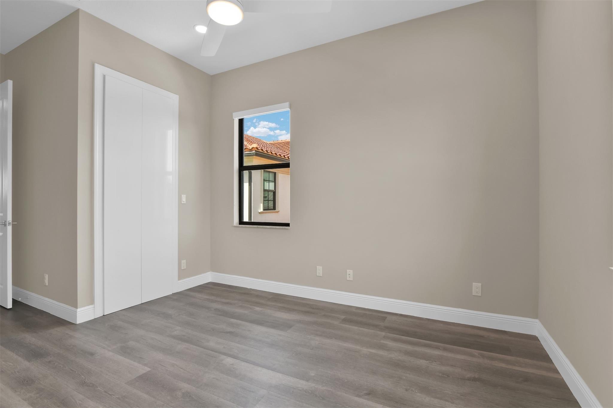 Parkland Bay 183-49 B - Residential