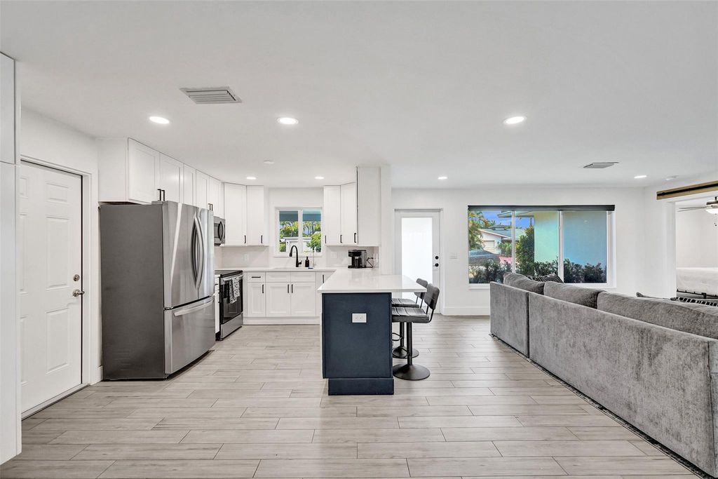 Photo of 4231 NE 20th Avenue, Fort Lauderdale, FL 33308 (MLS # F10510956)