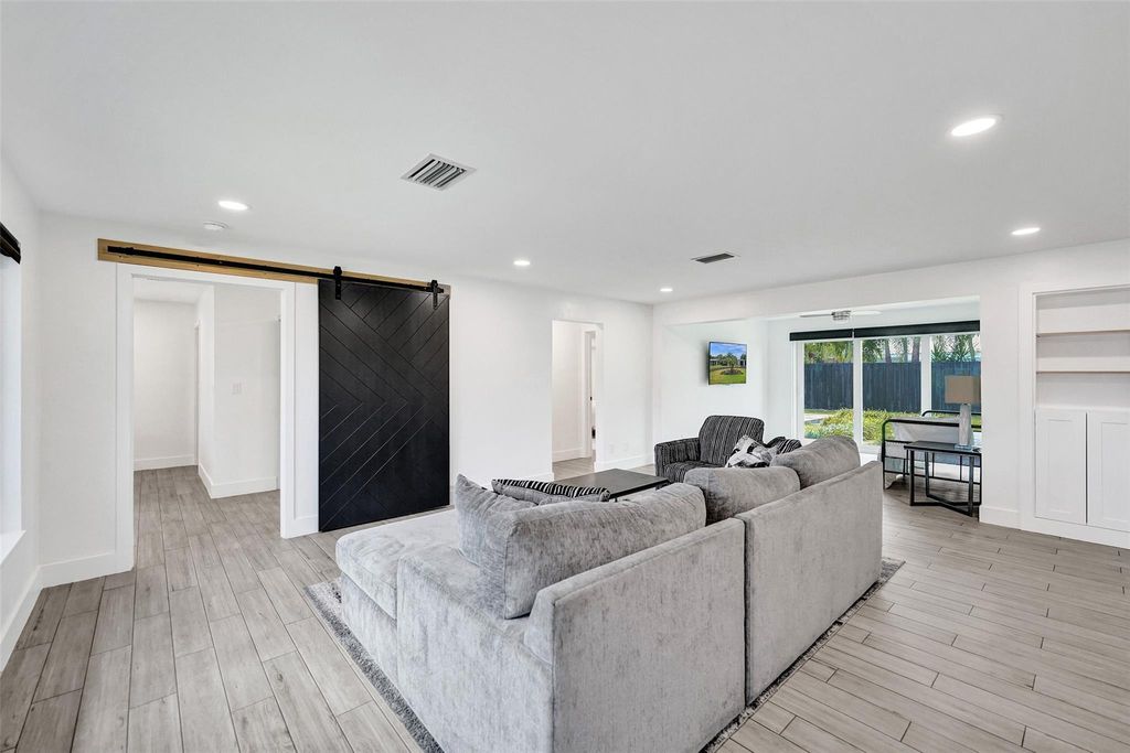 Photo of 4231 NE 20th Avenue, Fort Lauderdale, FL 33308 (MLS # F10510956)