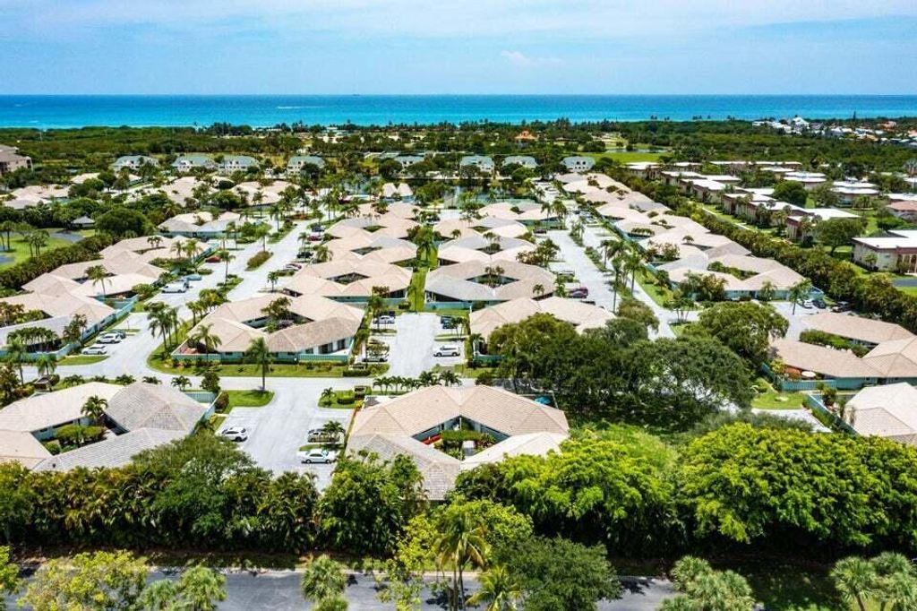 Photo of 1127 E Seminole Avenue #19a, Jupiter, FL 33477 (MLS # R10906887)