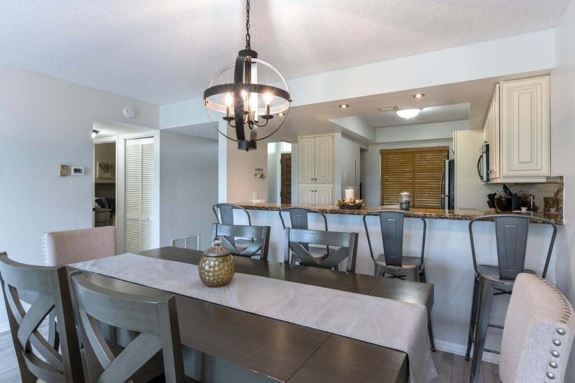 LANDS OF THE PRESIDENT CONDO 8 - Residential