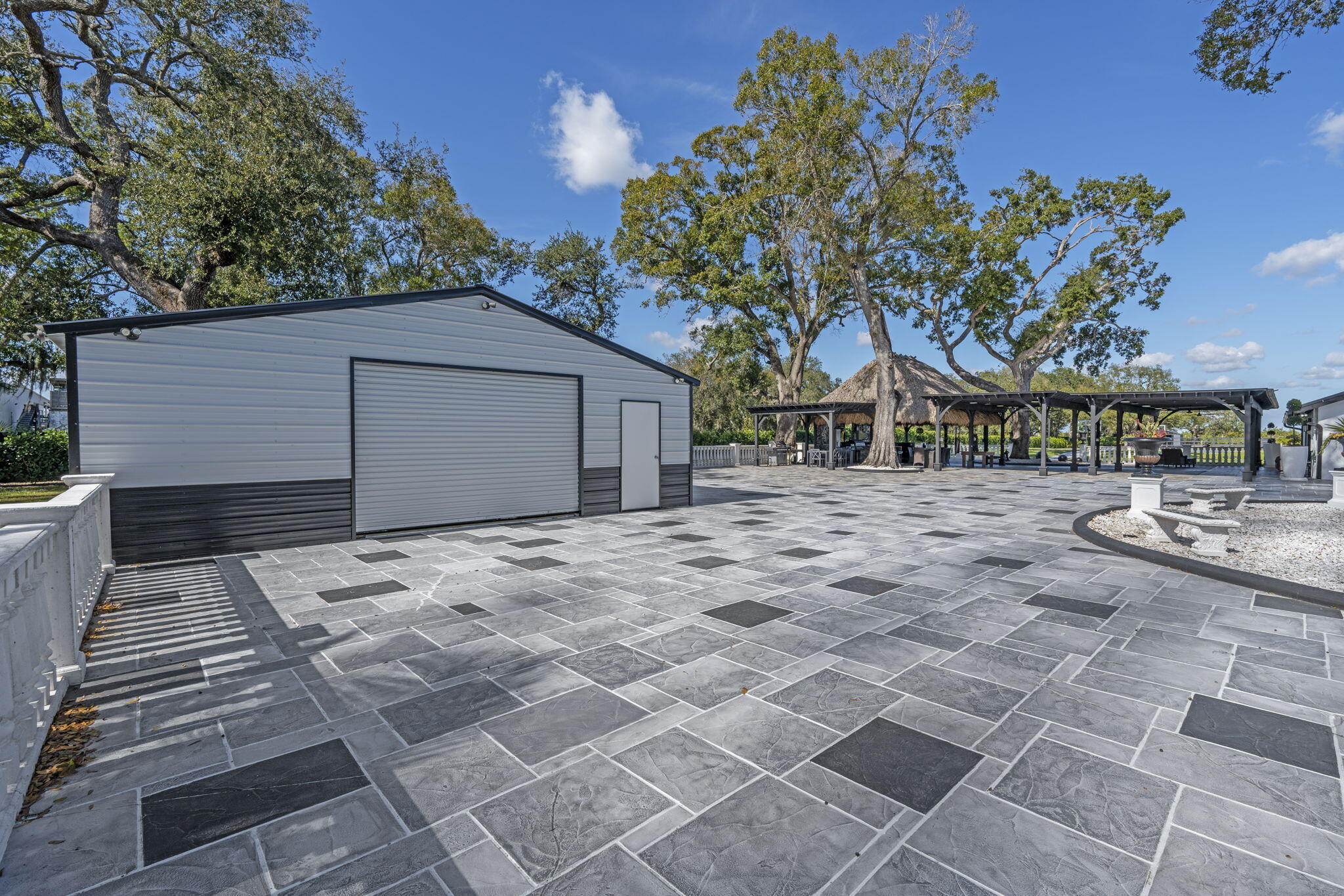 METES AND BOUNDS - Residential