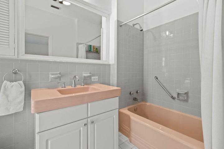 NORTH SHORE TERRACE 3 - Residential Lease