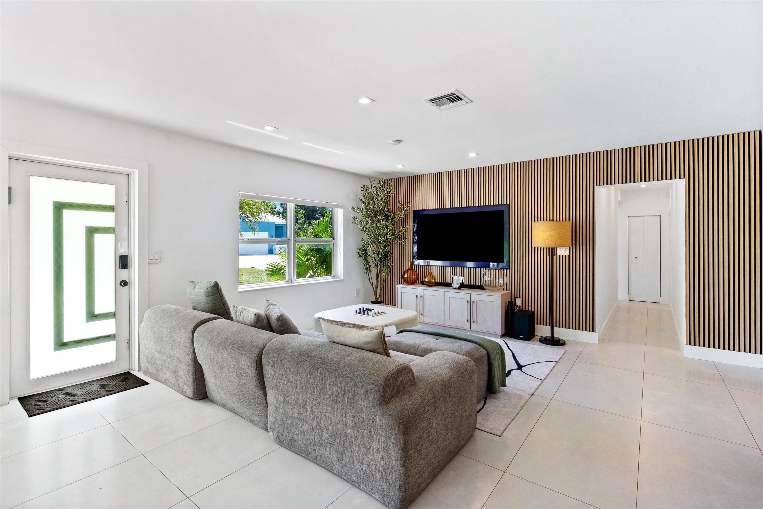 209 NE 27th Drive