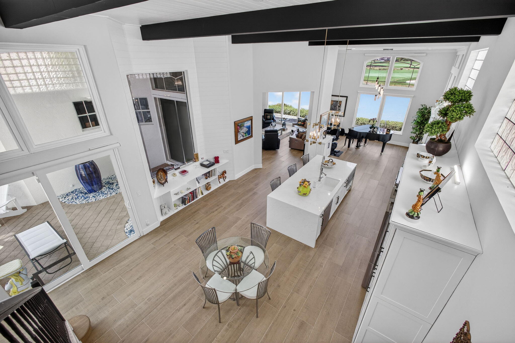 GRAND CAY - Residential