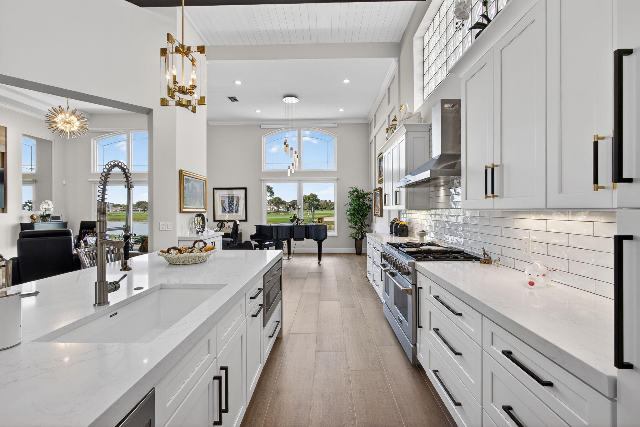 GRAND CAY - Residential