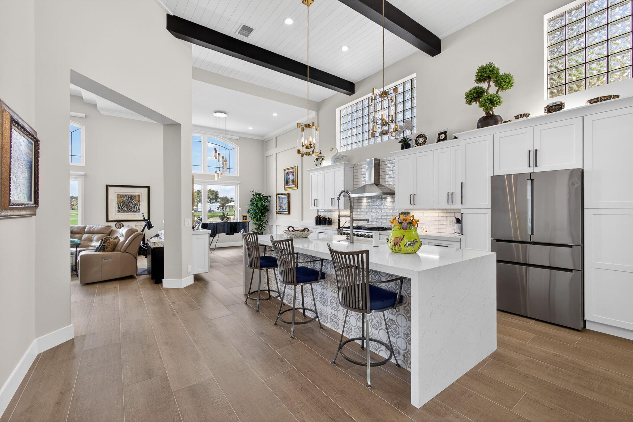 GRAND CAY - Residential