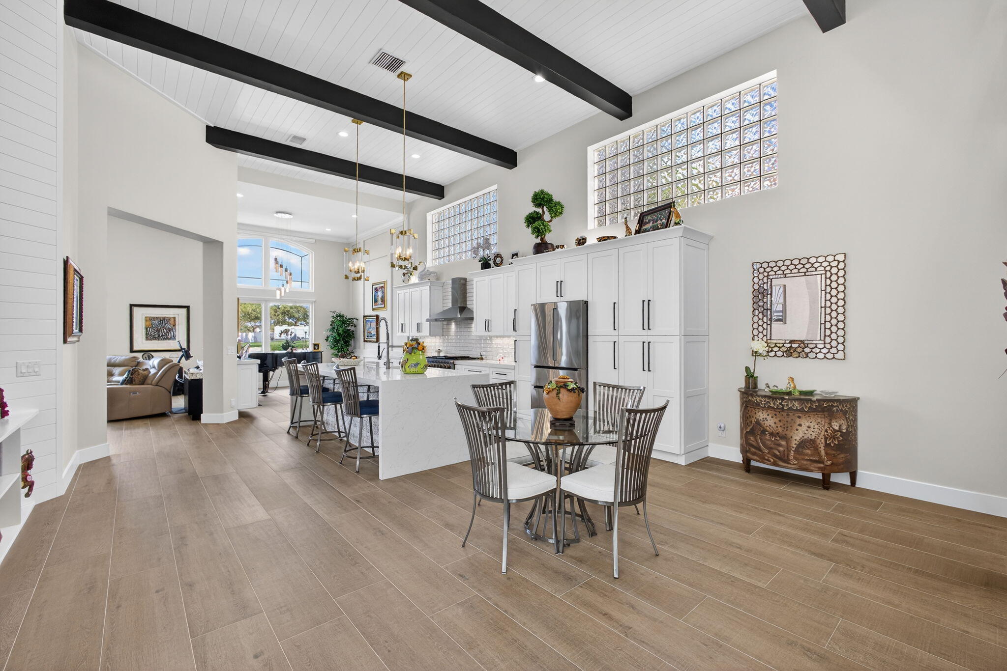 GRAND CAY - Residential